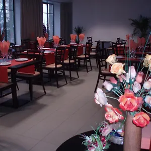 2* Hotel De L'oust